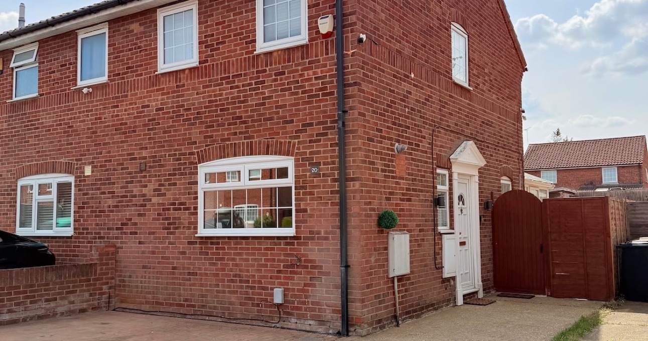 Luton property interior - photo 16