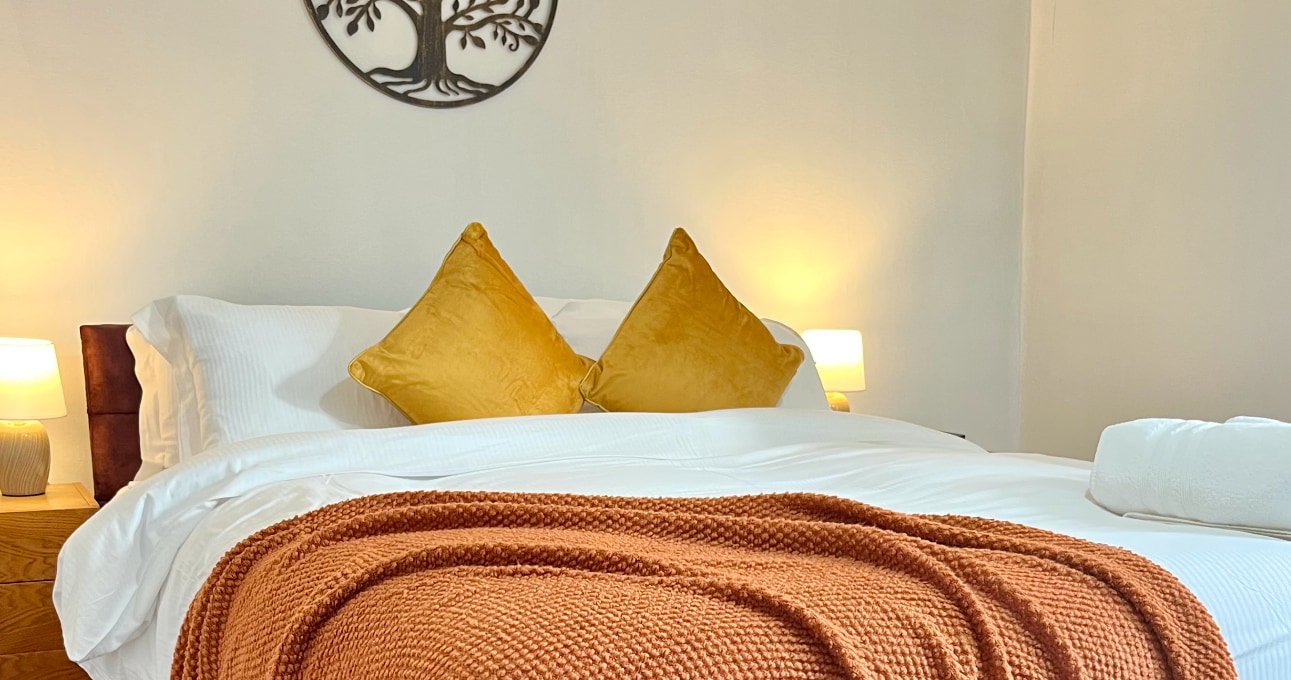 Single bedroom in Cotswolds cottage