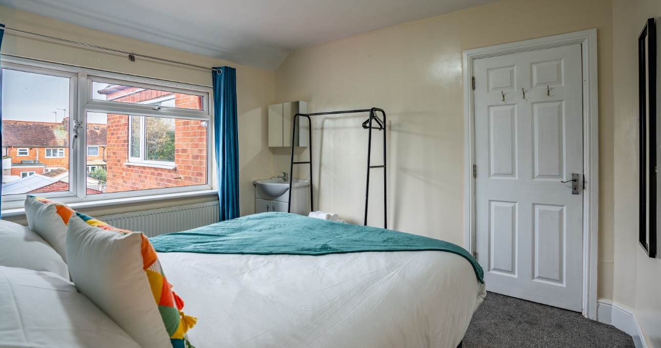 Front entrance of Coventry furnished house