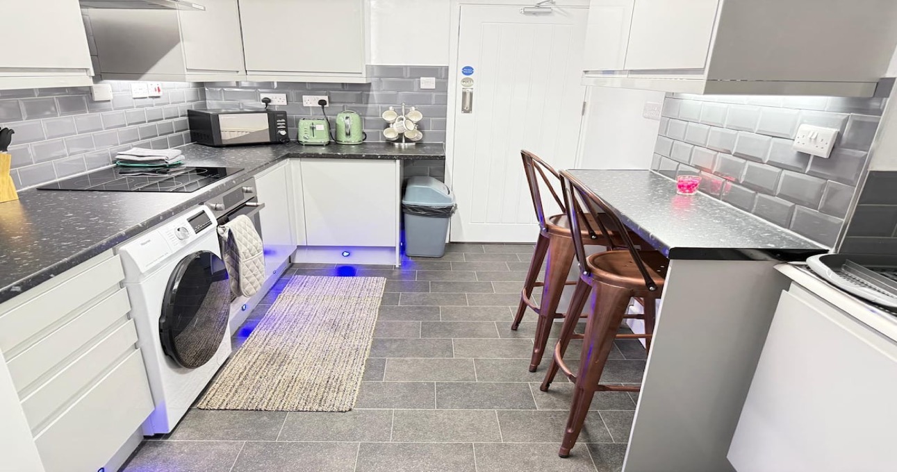 Bedroom 1 in 3 bed Coventry house